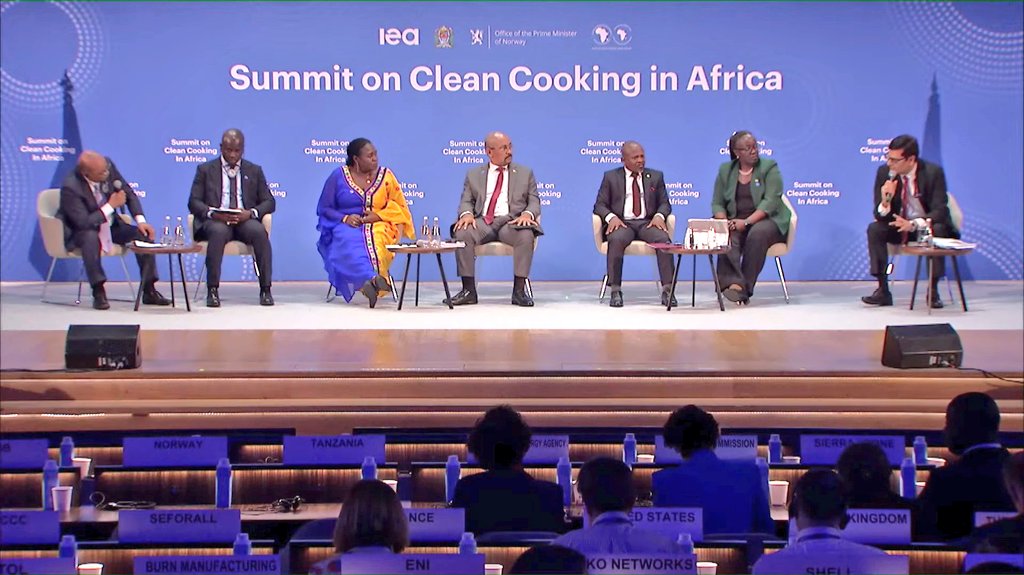 Mr. Praveen Mal Khanooja, Additional Secretary of MoPNG, participated in the 'Summit on Clean Cooking in Africa' organised by @IEA in Paris. He shared insights on India's highly successful Pradhan Mantri Ujjwala Yojana (PMUY), which has provided clean cooking access of LPG to