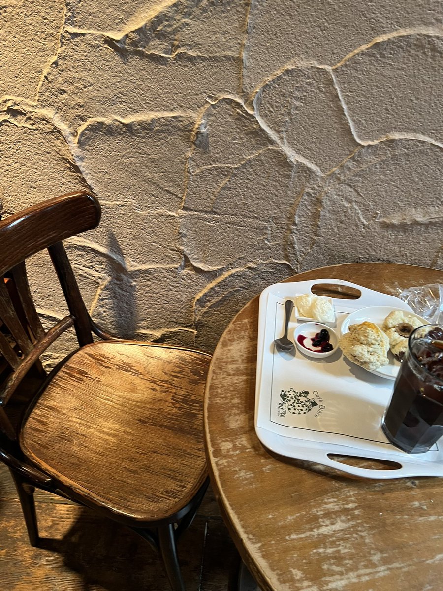 emiemiemisso's tweet image. 10代の頃から大好きなカフェ💓に行きました🥰
#人間関係
#スコーンが美味しい
#わたしのパワースポット