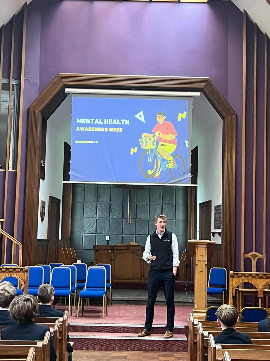 We were excited to welcome Dr Callum Leese this morning to discuss the significance of exercise for good mental health with @StrathallanPrep 🧠 GP Trainee & researcher @dundeeuni, Dr Leese highlighted the importance of developing healthy habits early #MentalHealthAwarenessWeek