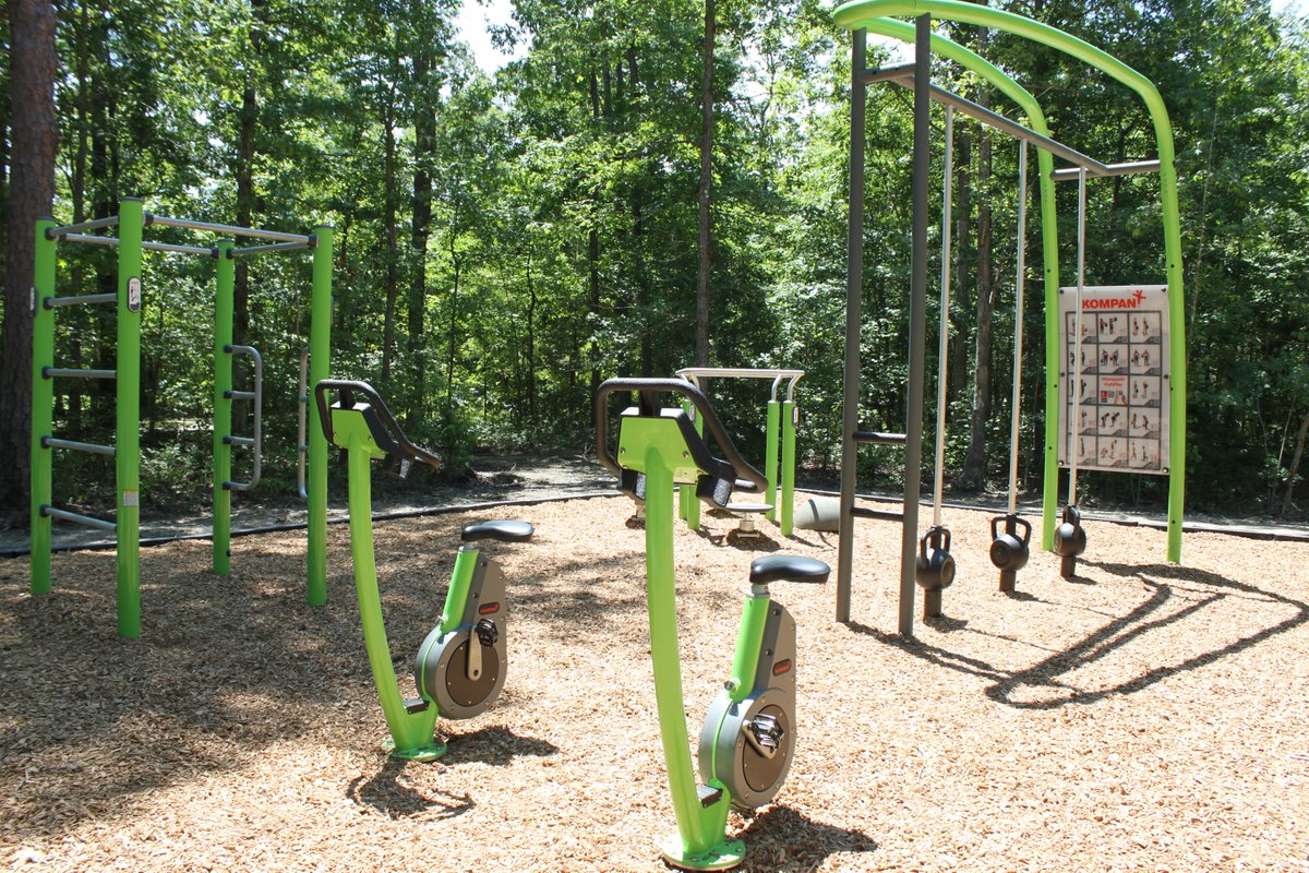 🎶Let's get physical!
Who's tried out the adult fitness equipment at our parks?

You can find these workout stations at Daniel Park, Dodd Park, and Ettrick Park.