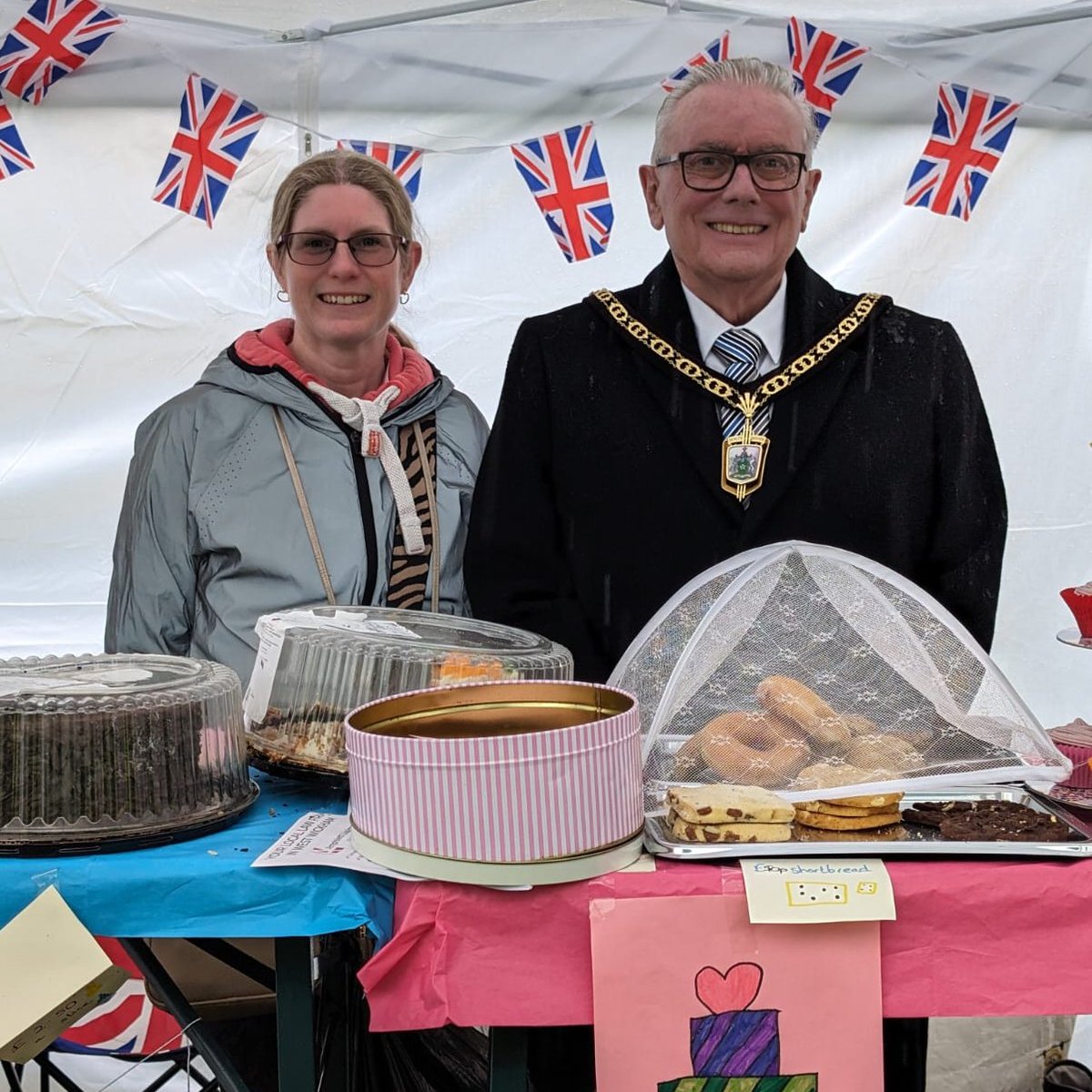 Despite the heavy rain there was an excellent turnout of hardy souls at West Wickham Village Day! Among those who braved the weather were the Deputy Mayor & Deputy Mayoress, who enjoyed the range of stalls and attractions. #ProudOfBromley