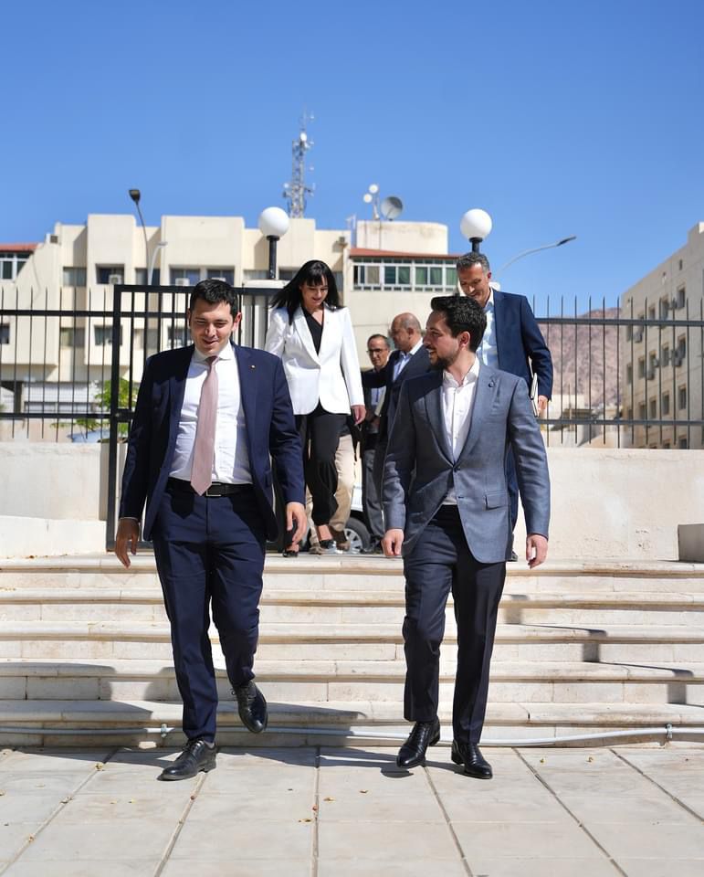 orangeafrica's tweet photo. Thrilled to share a glimpse of HRH Crown Prince Al Hussein's visit to Orange Digital Village in Aqaba in Jordan. He had an overview of our free training programs, a testament to @orangeJo's commitment to empower the youth and prepare them for the job market 💼
#OrangeJordan https://t.co/5OGukzYdxk