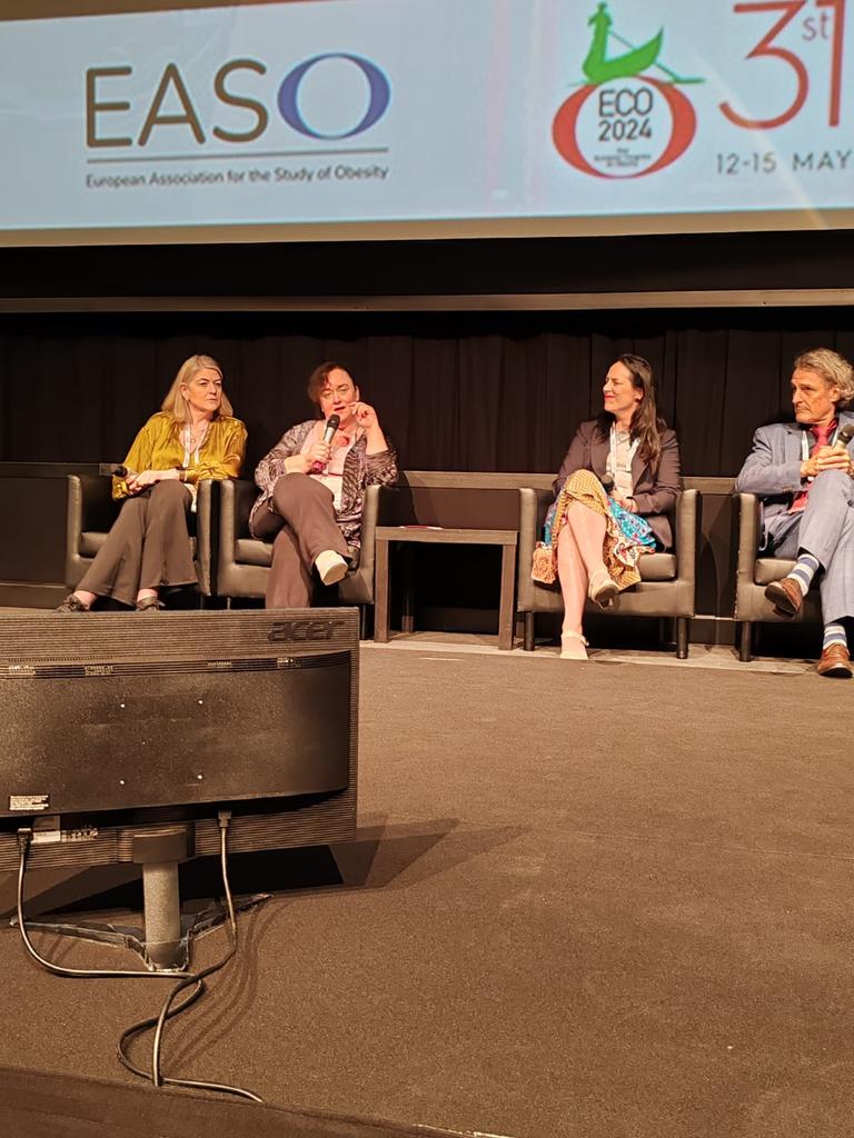 Our @susieb16 talking about how words Matter. 'Patients respond or don't respond to treatment, its not success or failure' #ECO2024 @MauraMurphymm @ECPObesity @solveigsig