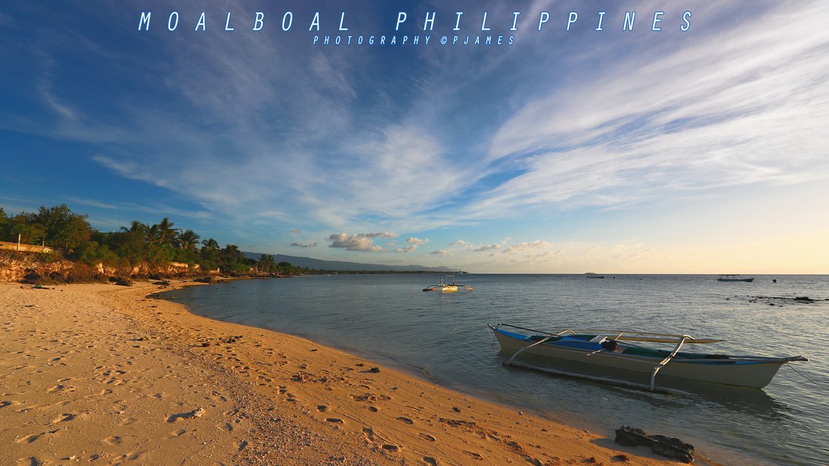 Island Life Therapy: Good PM - Golden Hour is happening, under a beautiful Blue Sky, on the beach: Moalboal Cebu, The Philippines #ThePhotoHour #travelphotography #IslandLife #bantayanisland #bantayan #photography #Nature #StormHour #ShotOnCanon #Weather #beachlife #oceanview