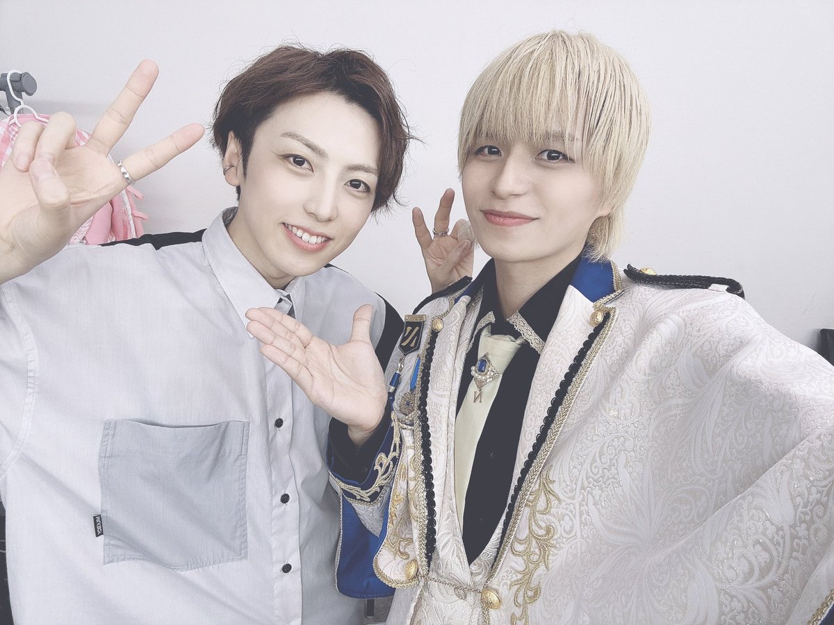 ryuki_ctcw's tweet photo. 4マンライブありがとうございました！！！
めっちゃ楽しかった🥺✌️
青の王子様もかわいっしょ？(^^)

逢いに来てくれてありがとう🥹👏
ピンクらぶじゃんね☺️🫶

次のライブは明日！！！
吉祥寺シータにて❤️‍🔥 https://t.co/NgvzX4RwD5