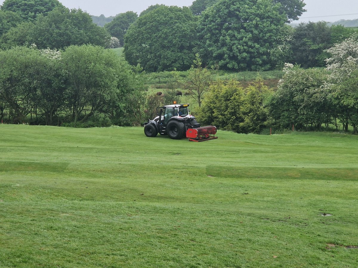 ChorleyGolfClub's tweet image. 14/5
Busy day on the course, utilising the scheduled maintainance days. 3 outside contractors in today. 
Big thank you to 
DANVIC verti-draining fairways. 
@BA_LTD Deep scarifying greens
@DiggerduncTPL doing some digger work for us.