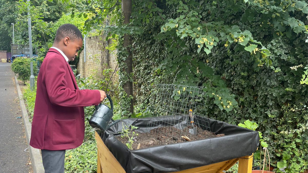 The #SustainabilityFund from @VeoliaUK is coming back for 2024! Join the celebration at the Tabard Garden Allotment Garden Party to find out more and meet previous recipients. Tabard Garden Allotment, opposite 14 Manciple St, London SE1, Wednesday 22 May 6pm - 7:30pm