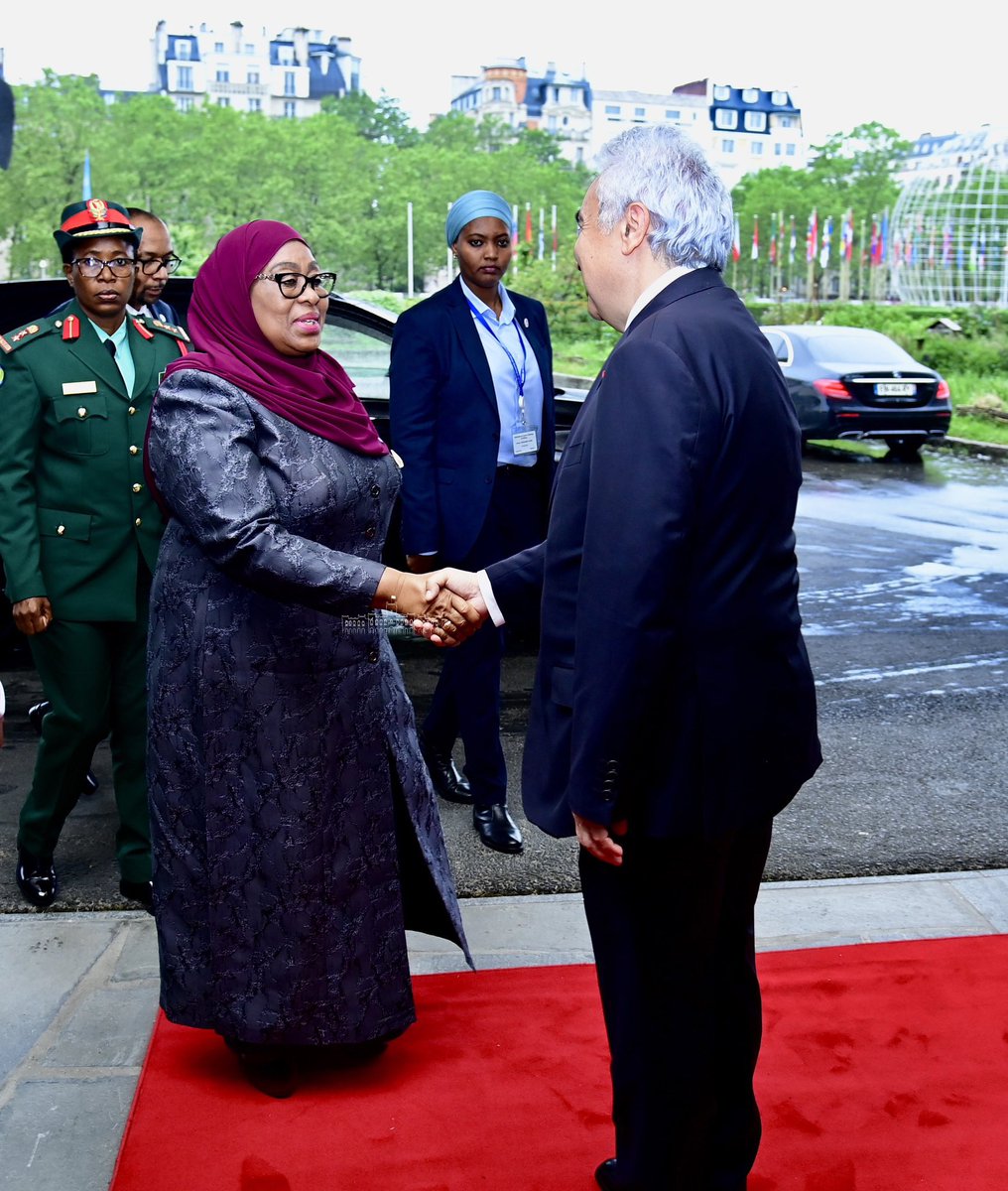 <a href="/fikiri_mawazo/">East African Citizen</a> <a href="/JMakamba/">January Makamba</a> <a href="/SuluhuSamia/">Samia Suluhu</a> It’s ok to be tempted! I’ll tell you why France. It so happens that the International Energy Agency (IEA), one of the co-conveners and promoters of clean cooking agenda is based in Paris, France. So, IEA hosted the Summit,  and earlier today <a href="/fbirol/">Fatih Birol</a> received H.E <a href="/SuluhuSamia/">Samia Suluhu</a>.