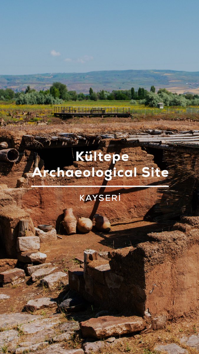 If you want to witness the passage of ages, Kültepe Archaeological Site offers a unique perspective. 👁️

Kültepe, nestled on the fertile slopes of Mount #Erciyes, became an important crossroads thanks to its #natural assets. 
(Kültepe Archaeological Site, Kayseri)
 
#Türkiye