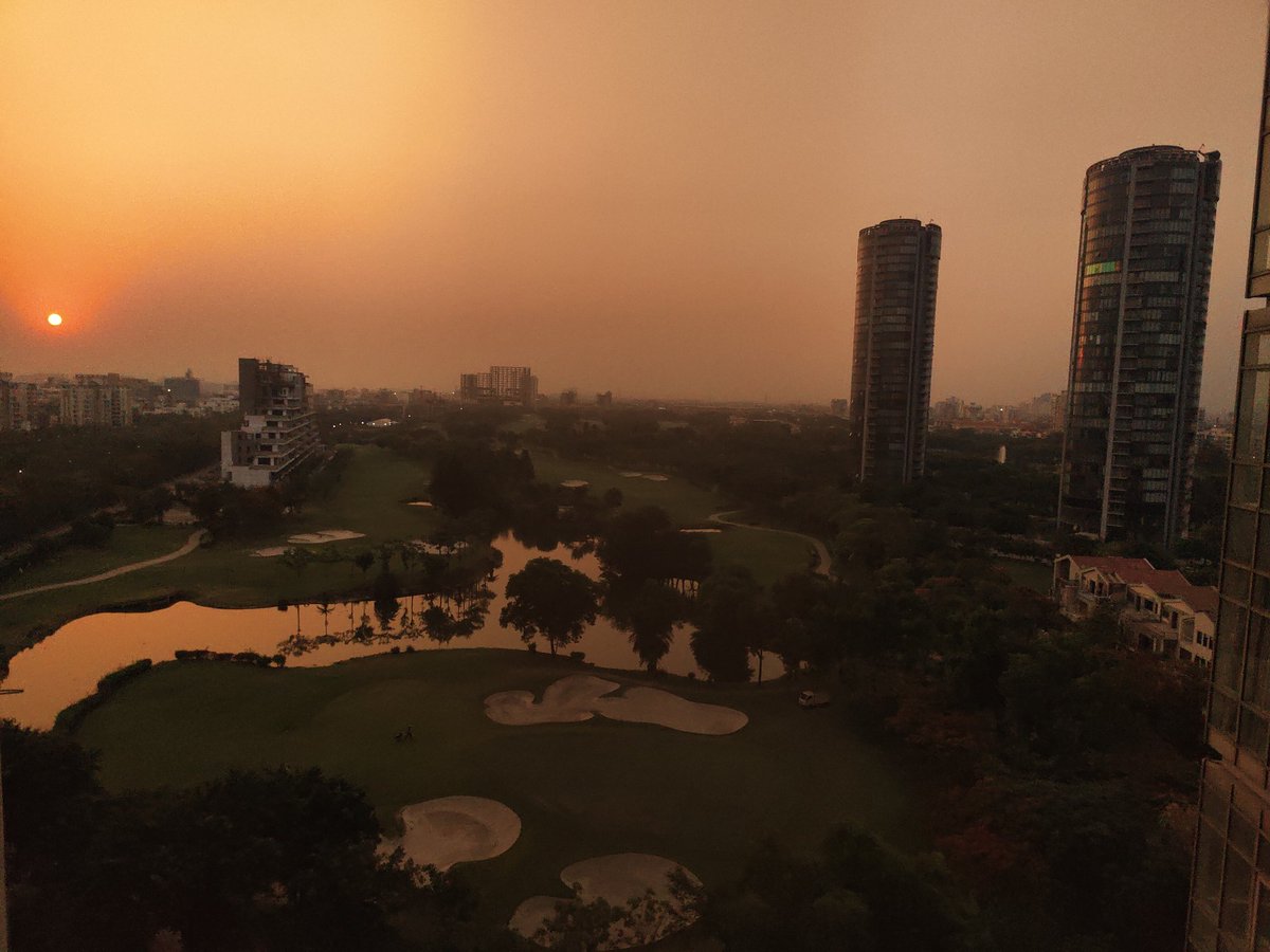 oceanblue11oct's tweet image. "Enjoy the beauty of a sunset, nature's farewell kiss for the night." – Sharon Rene
#sunset #settingsun