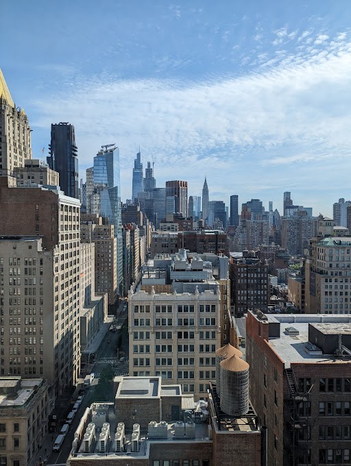 📣 NYC! Join me tonight to learn how to get started with building your own live streaming application with Amazon IVS. We'll be at Twitch NYC - 313 Park Ave South - starting at 5:30pm ET. RSVP here and I'll see you there! meetup.com/aws-nyc/events…