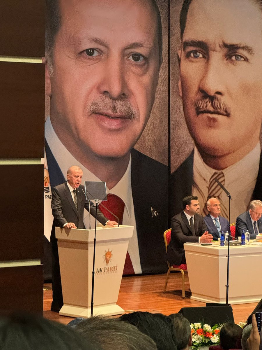 Ankara’da 164. Genişletilmiş İl Başkanları Toplantısı’ndayız. Genel Başkanımız ve Cumhurbaşkanımız Sayın Recep Tayyip ERDOĞAN’ın riyasetinde gerçekleştirilen genişletilmiş il başkanları toplantımızın hayırlara vesile olmasını dilerim.