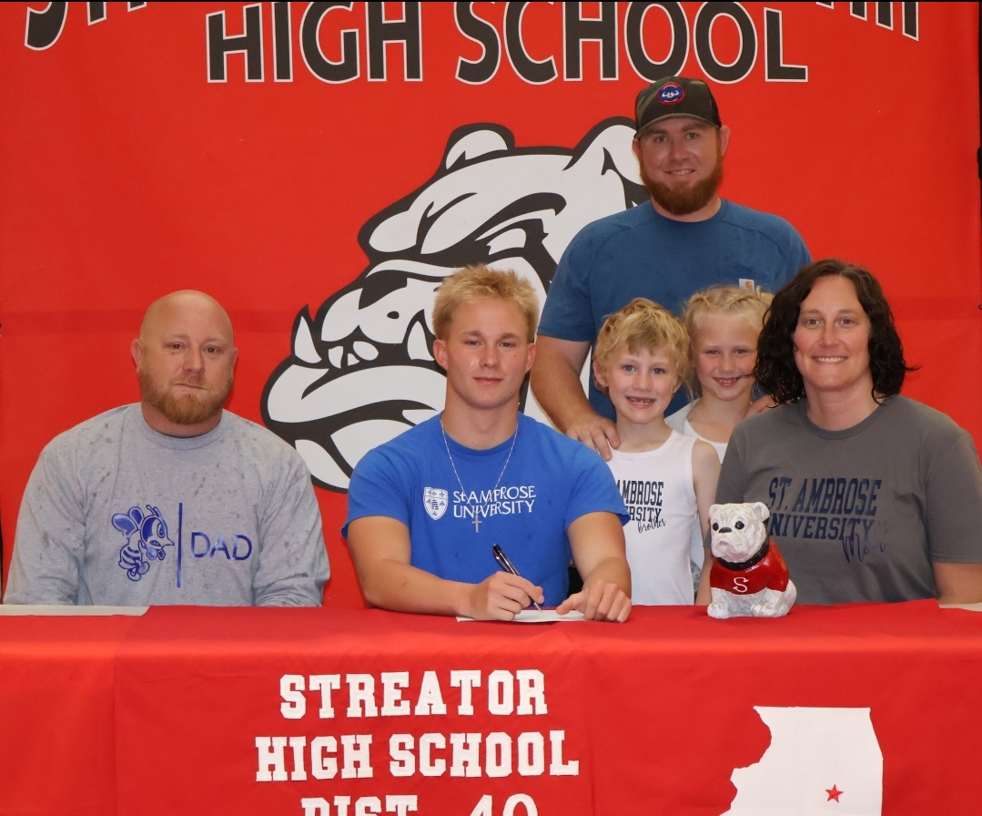 🏃‍♂️Signing Day🏃‍♂️ Streator High School Proudly congratulates Collin Jeffries on his decision to Run Track & Field at the next level!!! He will be a Fighting Bee at St. Ambrose in the fall!!! 🐝 #commitmenttoexcellence #gobees @STREATOR_TRACK @MyWebTimes @stambrosesports