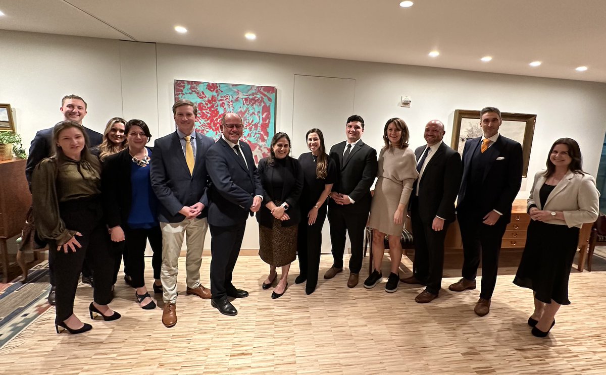Last night, AHS Washington, D.C. Professional Chapter members attended a private dinner with the Ambassador of Sweden to the U.S., Urban Ahlin. Over dinner, attendees discussed NATO welcoming Sweden as a new member and U.S.-Swedish relations. @SWEambUSA @SwedeninUSA