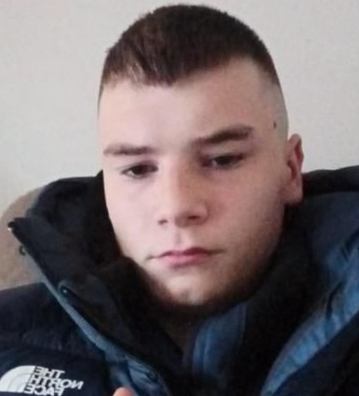Gardaí seek the public's help in tracing 17-year-old Shane Hafford who was last seen at 1pm on Sunday, May 12, 2024 in Stradone, Co Cavan. Shane was wearing a black and grey, a black tracksuit and black shoes. 
ispcc.ie/missing-childr… #missingchildren #ispcc #hereforyou