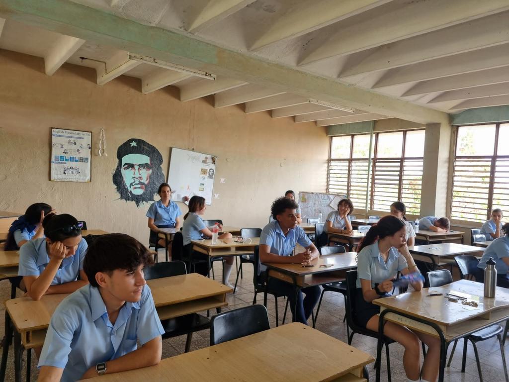 Bienvenidos nuevamente a nuestras aulas los estudiantes de duodécimo grado que hoy realizarán el último examen de ingreso a la Educación Superior.
¡Éxitos muchachos!
#TransformamosParaElDesarrollo
#UniversidadCubana