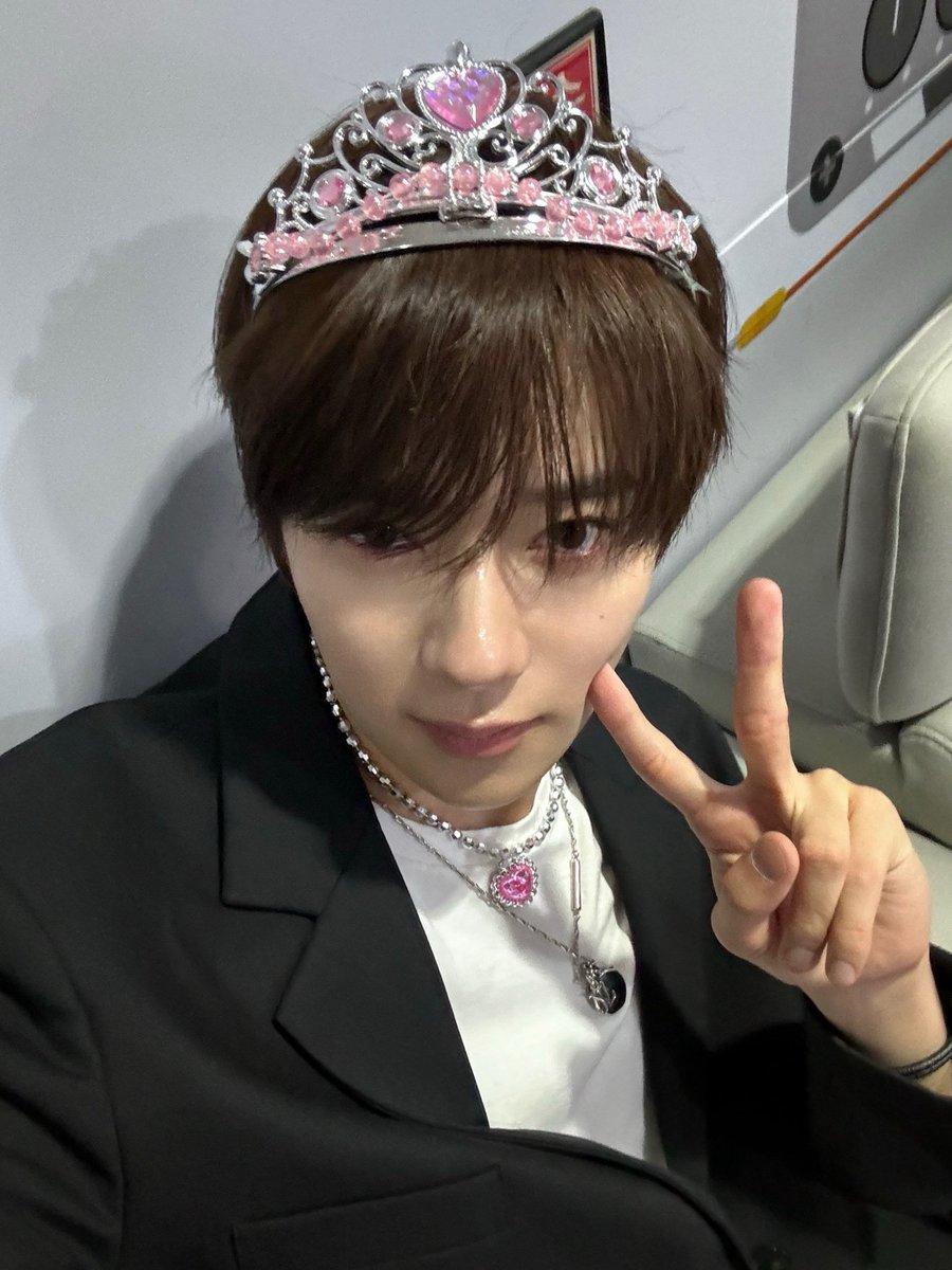 OmegaX_members's tweet image. [#OX]
 
Happy B-DAY!!
포애기들 오늘 함께해 줘서 고마워요🤍🤍🤍

#OMEGA_X #오메가엑스 
#예찬 #YECHAN