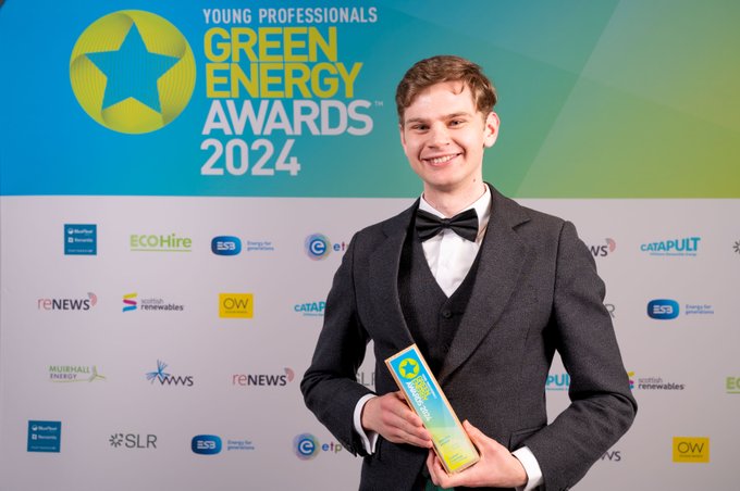 Congratulations to one of our MSc in Marine Renewable Energy graduates, Stephen Crawshaw, who has been announced as the winner of the 'Analyst Award' at this year's Scottish Renewables Young Professionals Green Energy Awards. 📷 Tim Winterburn Photography