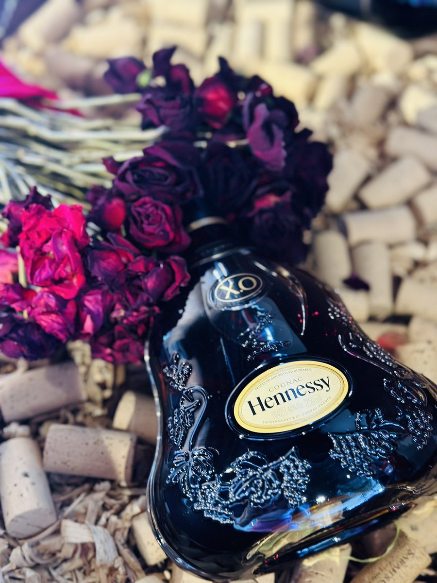 LiquorUltra's tweet photo. Hennessy: The epitome of cognac excellence! Experience the rich taste and heritage for yourself. Only ZMW5,300 at Ultra Liquor Store.

 Guaranteed premium quality. https://t.co/BrsC1hqNqJ