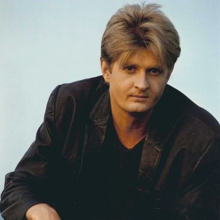 SquidPodRadio's tweet image. Happy 71st #Birthday to Tom Cochrane of Red Rider (🎶Lunatic Fringe), who was born #OTD in 1953 🎂 #80s