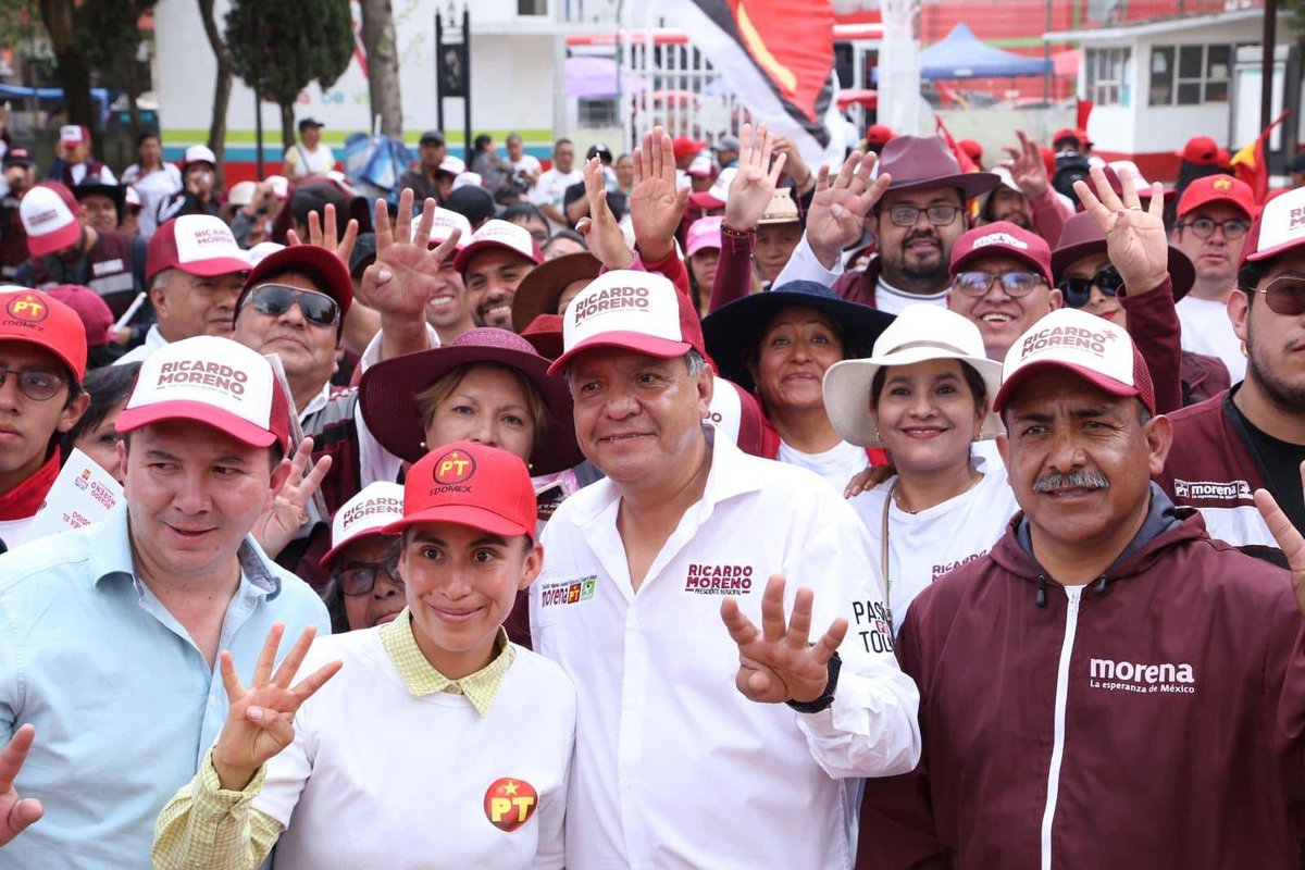 rimoba's tweet photo. ¡Faltan solo 19 días para que la gran cuarta transformación llegue a cada rincón de Toluca! 🌟 
Estamos a punto de empezar a trabajar con #PasiónPorToluca para hacer realidad cada uno de nuestros compromisos. 

¡Juntos haremos historia!

#PasiónPorToluca
#RicardoMorenoPresidente https://t.co/6qWIa2ki0o