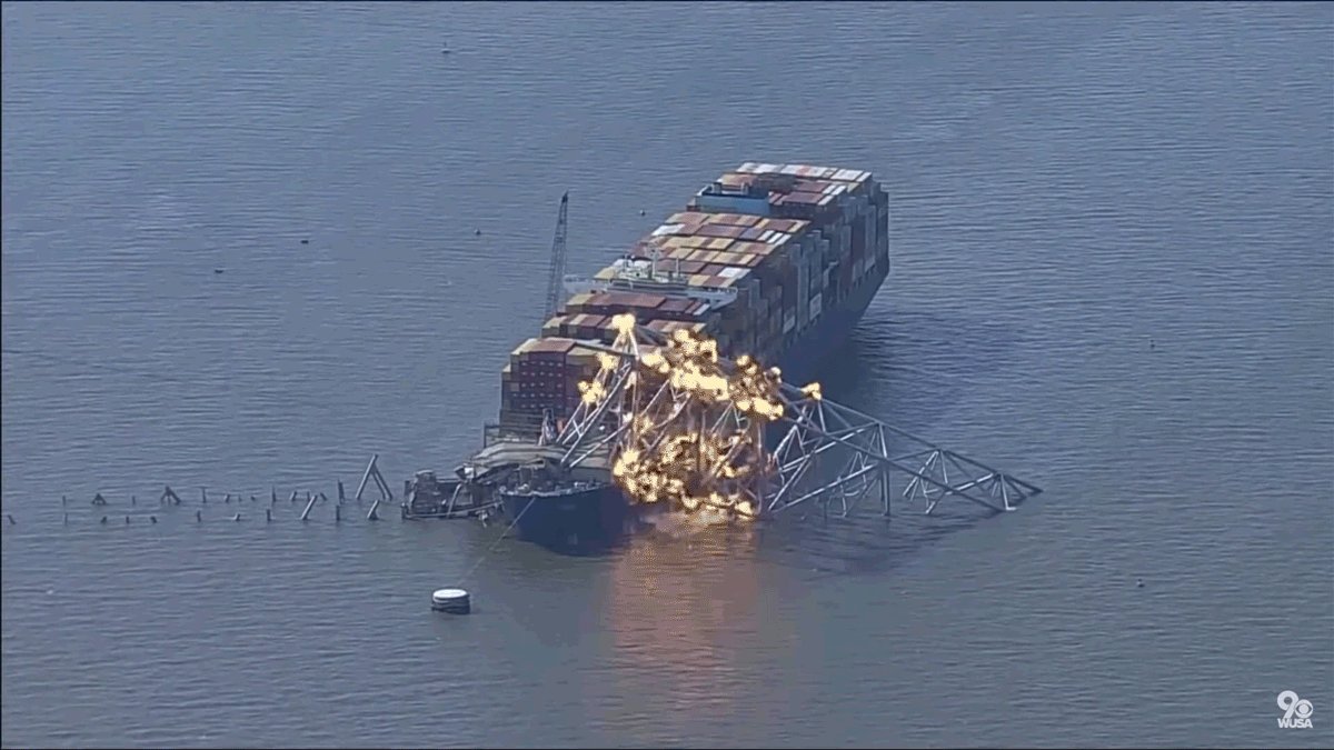 Watch Crews Blow Up The Baltimore Bridge jalopnik.com/watch-crews-bl… #dali #francisscott