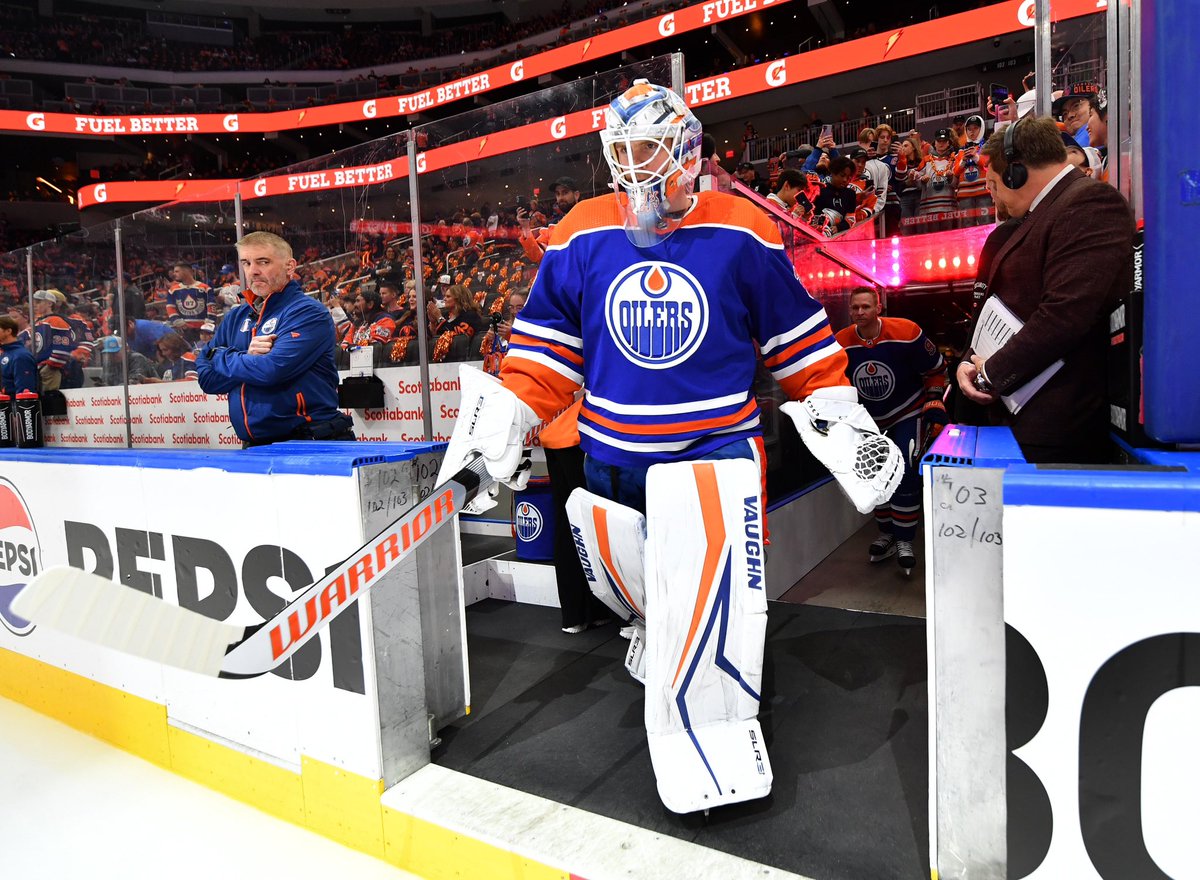 Calvin Pickard will start Game 4 for the Oilers, per @frank_seravalli It will be Pickard’s first career playoff start 👀