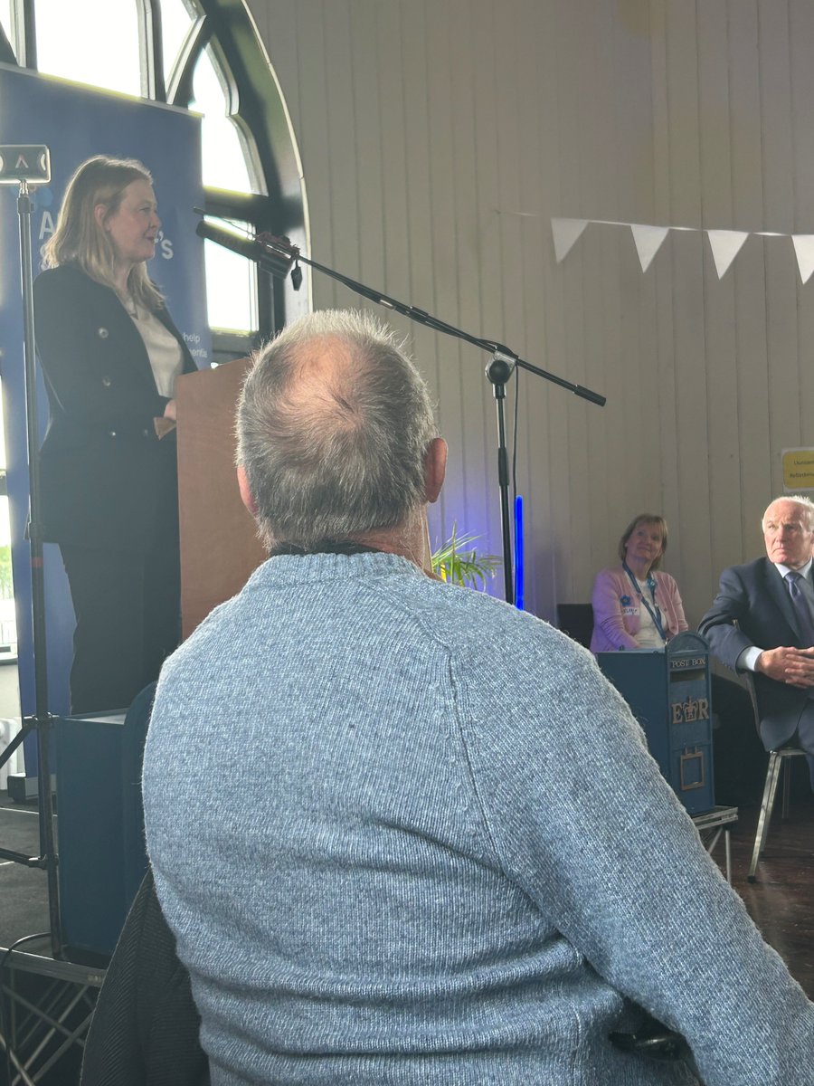 Great #DementiaActionWeek2024 event with people with the lived experience discussing the need for a new Welsh Dementia Action Plan and what it should look like, with Senedd Members including @JBryantWales @AlzSocCampaigns @alzheimerssoc