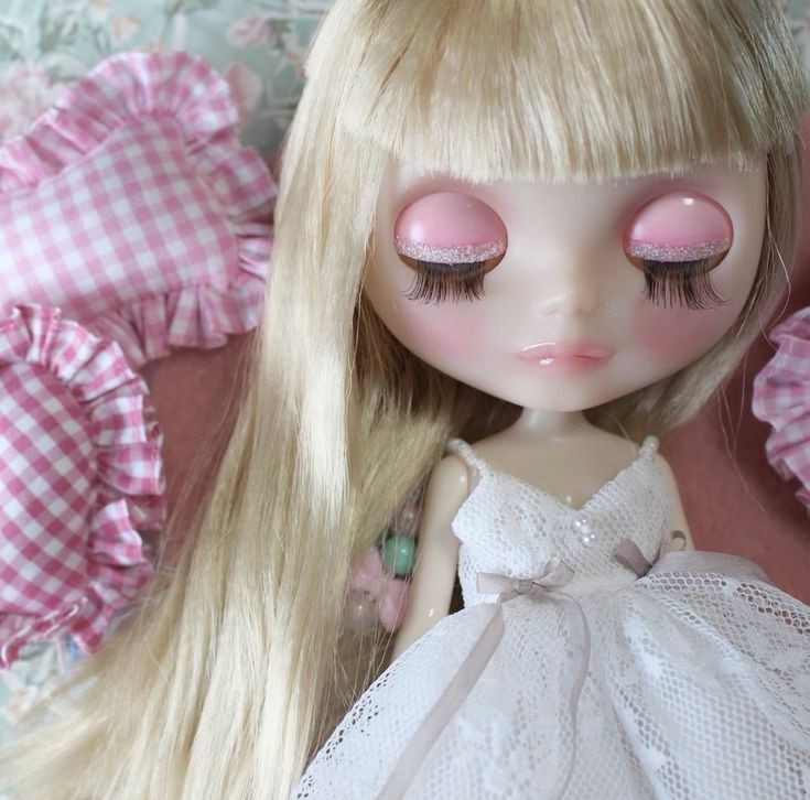 people with these type of dolls as pfp scare me sm