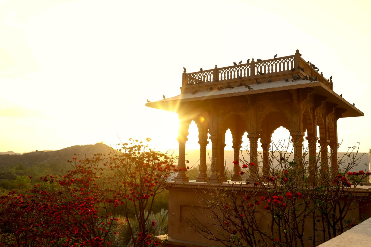 Behold the spellbinding sunset vistas over the Aravali hills, adorned with intricate floral details that enhance the evening's allure.

To experience the magical sunset views, visit  bit.ly/3U3qB0n for your perfect staycation. 

#Fairmont #FairmontJaipur #FairmontMoments