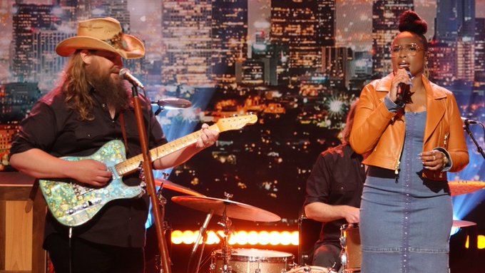 Chris Stapleton took the stage during his recent appearance on The Jennifer Hudson Show for a special performance of “Loving You on My Mind.” Watch: rollingstone.com/music/music-ne…