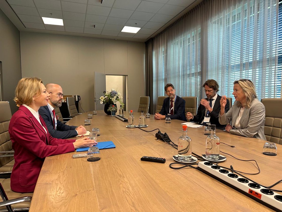 Had a productive meeting with the @DefensieMin of the Netherlands Kajsa Ollongren. Thanked the 🇳🇱side for its firm support and military aid for 🇺🇦. Discussed the upcoming #PeaceSummit and the Ukrainian #PeaceFormula as a basis for ending the brutal russian war against Ukraine.