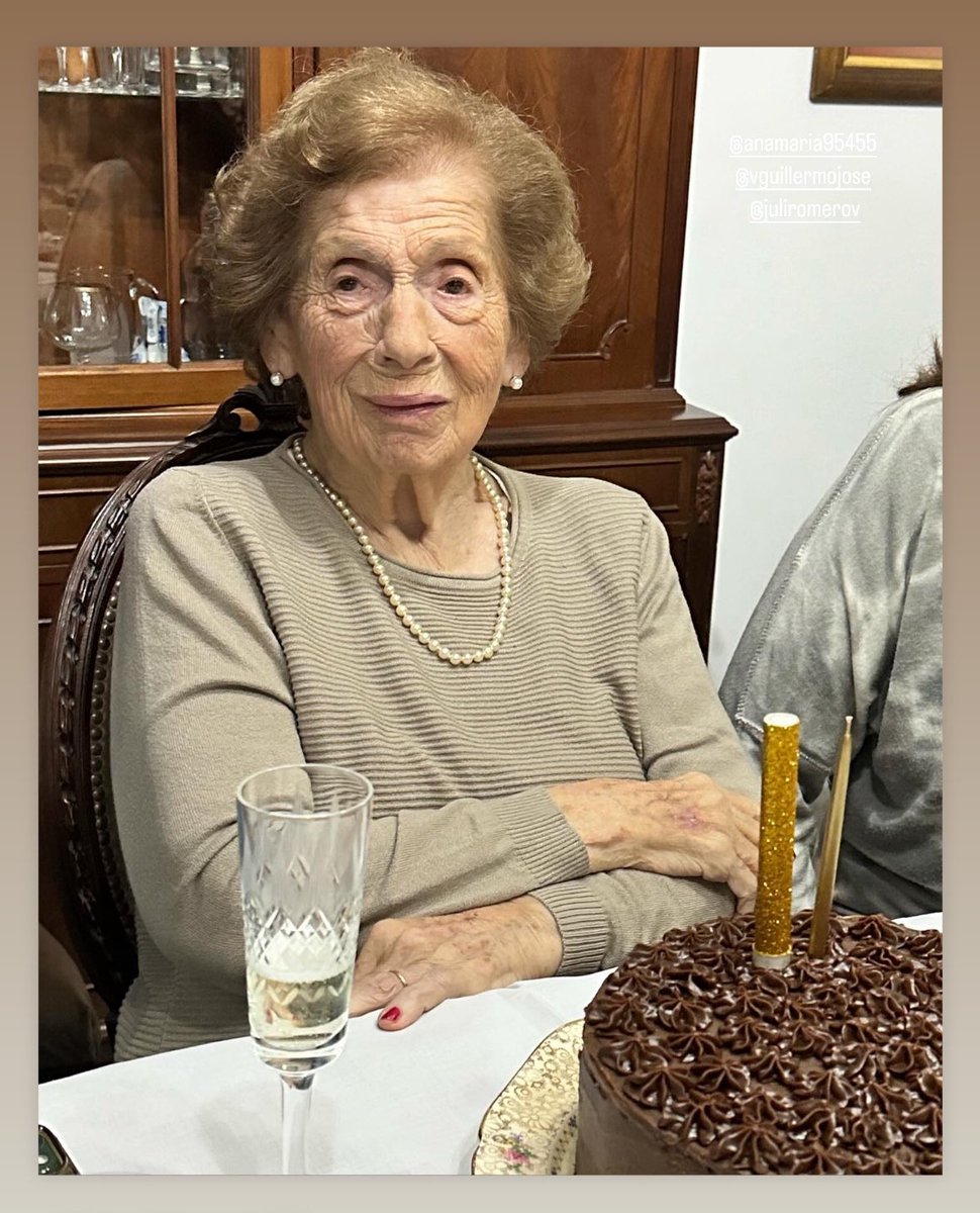 Sin maquillaje, sin Photoshop, mamá ayer celebraba su cumpleaños número 97.
Agradezco a Dios tenerla y celebrar su vida.