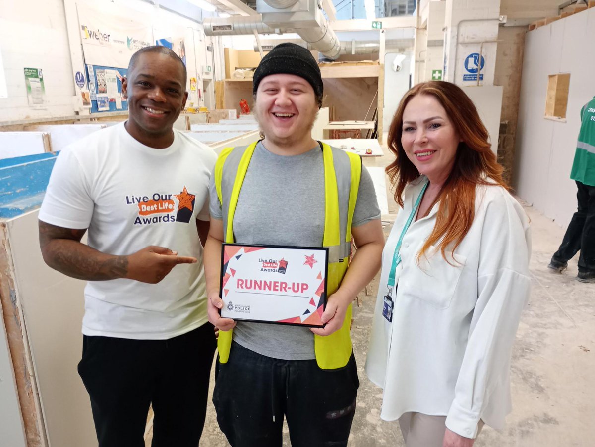 Our students are building a wellbeing hub to help those struggling with mental health. One of the project leaders, Caleb Sansom, was recently recognised in the Nottinghamshire Police Youth Outreach team's 'Live our Best Life' awards for it!👏 nottinghamcollege.ac.uk/about-us/news/…