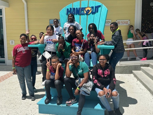 6th-grade AVID students had a blast on a field experience to Myrtle Beach where they visited @CCUChanticleers, Horry Georgetown Technical College, and Wonderworks. #AVIDRocks