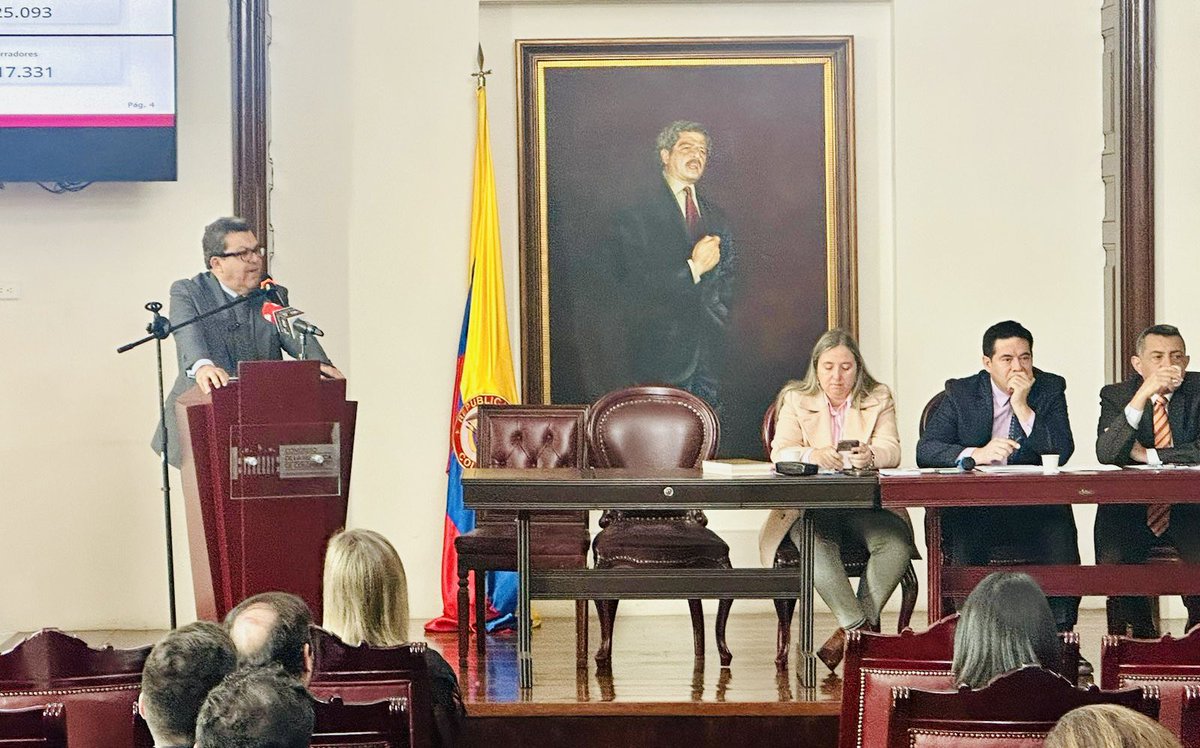 #AguantaPensionarse | Inicia #AudienciaPública en @CamaraCol, con intervención del presidente de Colpensiones, Dr. Jaime Dussán Calderón (@dussanja): “Ha sido largo el debate adelantado en todo el territorio nacional. Más de 100 foros se han adelantado en Colombia”.