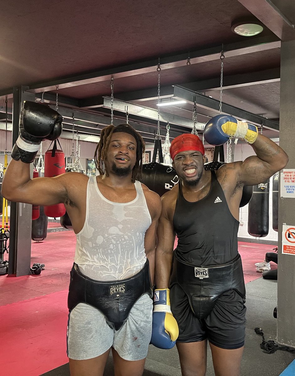 8 rounds in the bank today with @DavidAdeleye Thank you for the work brother. Thank you everybody at @boxingbooth for the hospitality. A great experience for me that will help me continue to grow 🥊🇯🇲🇬🇧