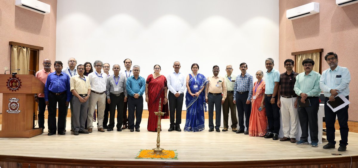 Dr. M. Ravichandran, Secretary to the Government of India, Ministry of Earth Sciences (MoES), visited CSIR-CGCRI today & delivered an enlightening talk on “Technology for Ocean Observation” as part of the National Technology Day 2024 celebration on 14.05.2024. @CSIR_IND @moesgoi