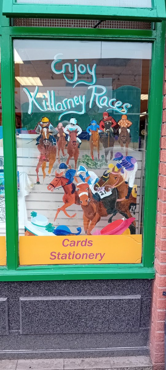 Window art in Killarney Town, all ready for May race meeting! @KillarneyRaces #todayinireland #tiikillarney #discoverkerry #tiiwindows