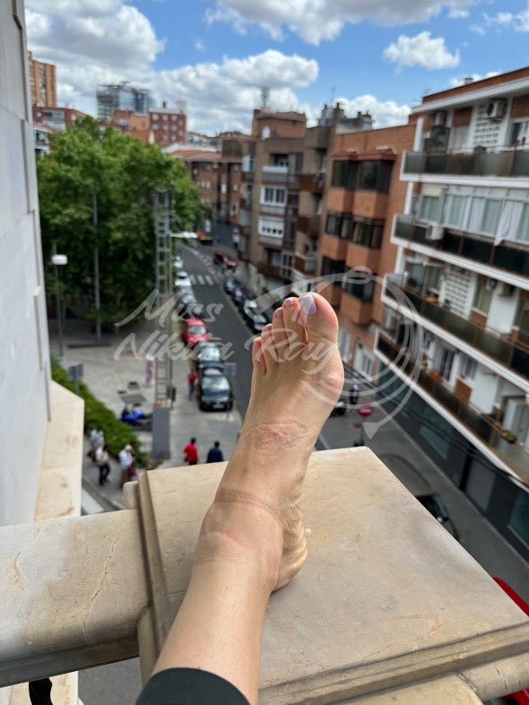 Hola Madrid 🦶🏻 findom femdom dominatrix footfetish feetworship soles goddess mistress feet