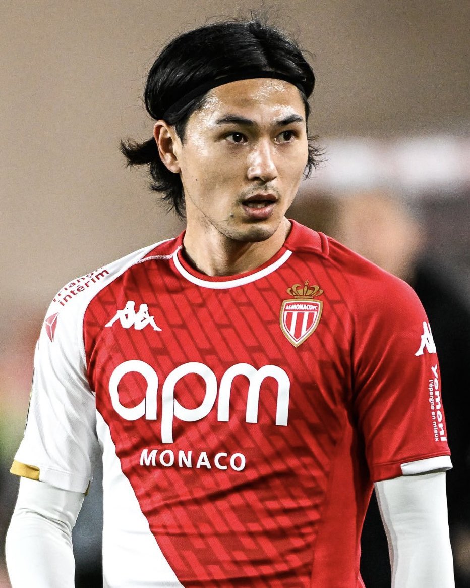 Sauf incroyable retournement de situation, Mizuno devrait devenir le nouvel équipementier de l’AS Monaco à partir de la saison 2025/2026 👕🇯🇵 @footmercato 🗞️