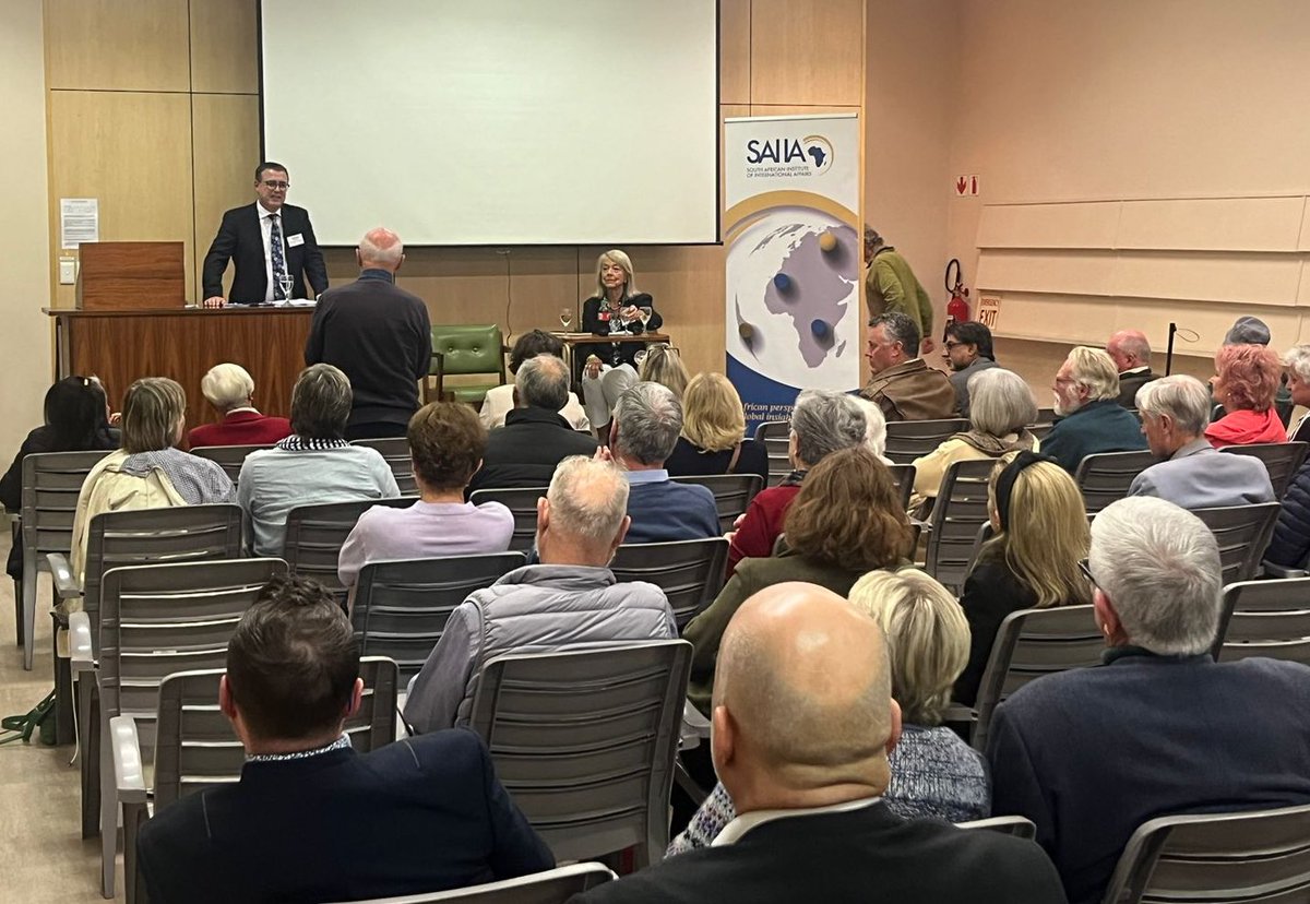 A wide ranging exchange on all things Ireland / South Africa <a href="/SAIIA_info/">South African Institute of International Affairs</a> WC branch last night. We are a partner of 🇿🇦 for the long haul. Thank you for the warm welcome. #globalIreland #working4ireland
