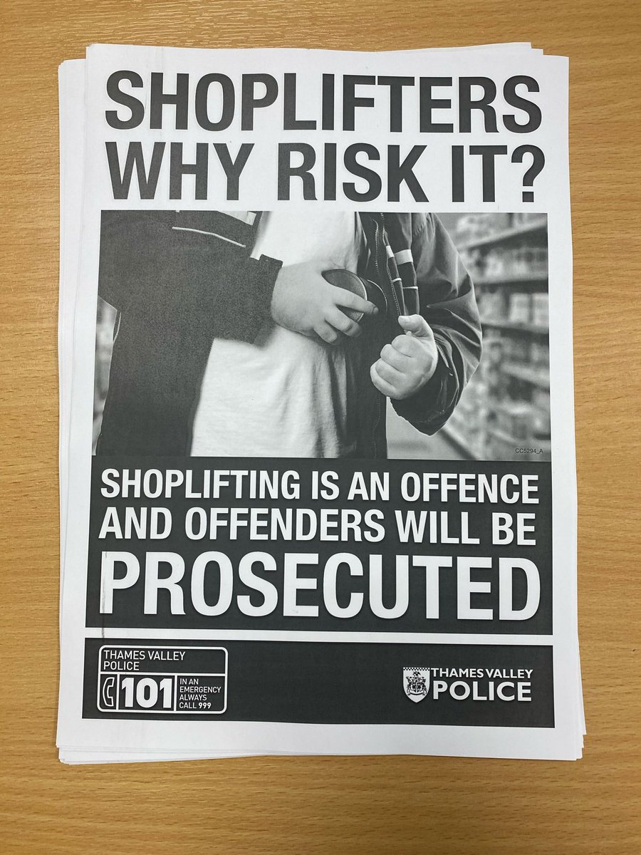 In Aylesbury today where the @tvp_bucks neighbourhood team are talking to businesses about tackling #shoplifting, crime prevention and increasing reporting through the #Disc app. Pop in to the roadshow at @AylesburyTC on Church Street. 🛍️🛒 #RetailCrime #Crimefighters