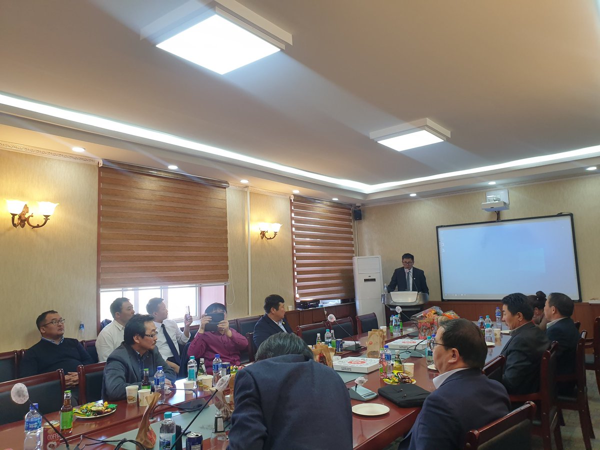 ШУА-ийн Археологийн хүрээлэнгийн эрдэм шинжилгээний ажилтан Г.Батболд "Монголын түүхийн VII-X зууны үеийн "Бухуг (Пүгү) аймаг"-ийн түүх, археологийн судалгаа сэдвээр археологийн ухааны докторын зэрэг амжилттай хамгааллаа. Баяр хүргэе!👍👍👍