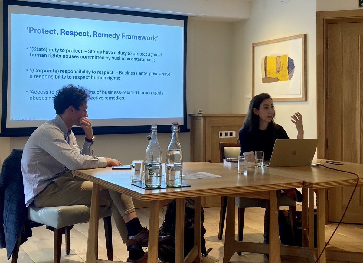 Our postdoctoral fellow @CarolineEdAG speaking about the Ruggie principles on the human rights responsibilities of corporations at today’s workshop on “Social Media Corporations: Rights, Risks and Responsibilities” at @magdalenoxford, with our grad scholar @KOosterum chairing.