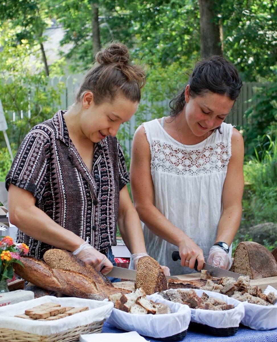 ShopLocRaleigh's tweet photo. 🍗 Giveaway 🌽 The Farm to Fork Picnic at Fearrington Village is back and we're giving away TWO tickets (a $250 value)! Head over to our Instagram to enter. 

Get tickets: https://t.co/jiZ9whD3Aj

🌽 @f2fpicnicnc
🗓 June 2, 2024
⌚️ 4pm-7pm
📍 Fearrington Village https://t.co/RuimCCa4Sb