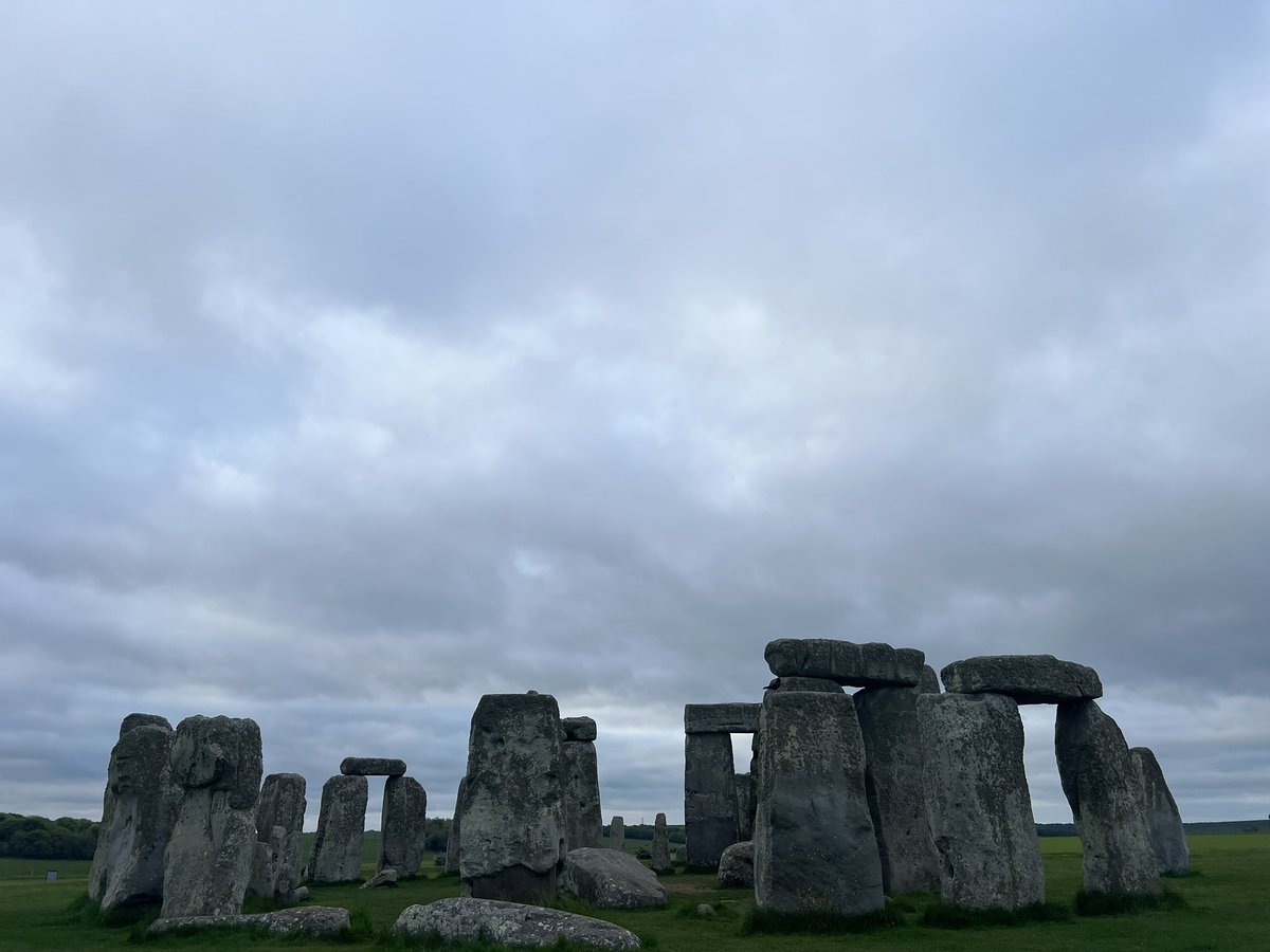 Sunrise at Stonehenge today (14th May) was at 5.17am, sunset is at 8.50pm 🌥️