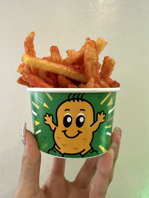 美味しすぎて食べすぎてるから 太って日本帰りますね🐷💛  まじ日本でフランチャイズやりたい🍟 https://t.co/yE1Da30QvD<a href="/tag/pr"class="tags"><span>#pr</span></a>
