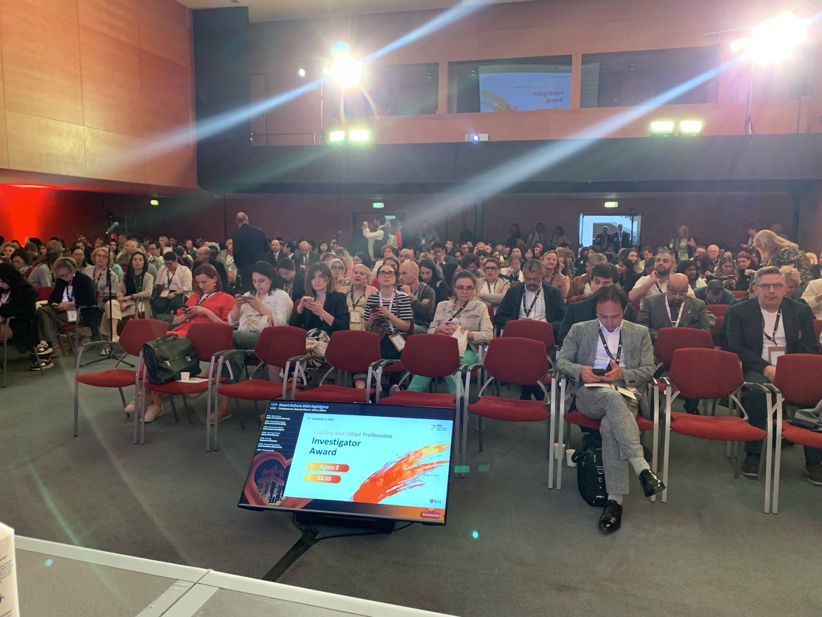 Soon to start Highlights session at #HeartFailure2024. Room packed. So proud to present the acute heart failure part 😃