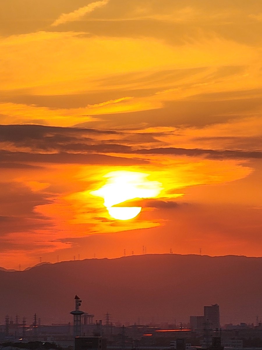 お疲れさま🥂✨ いつかの夕日🌇